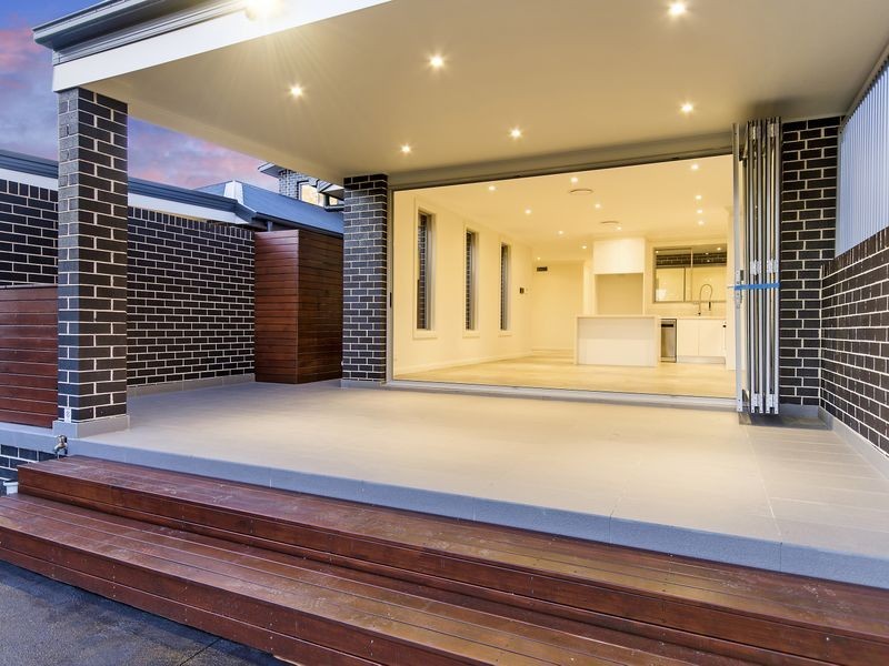 7 Robb Street, Revesby NSW 2212