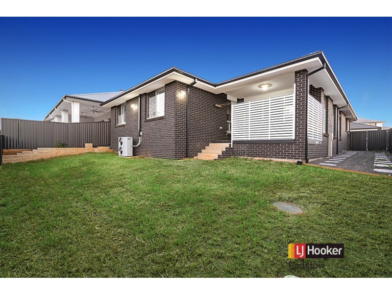 8 Krantz Road, Edmondson Park NSW 2174