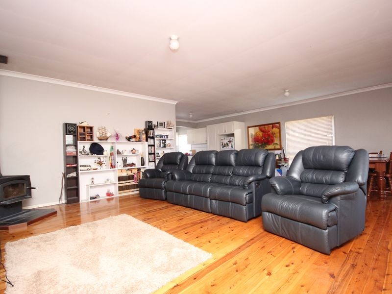 11 Robb Street, Revesby NSW 2212