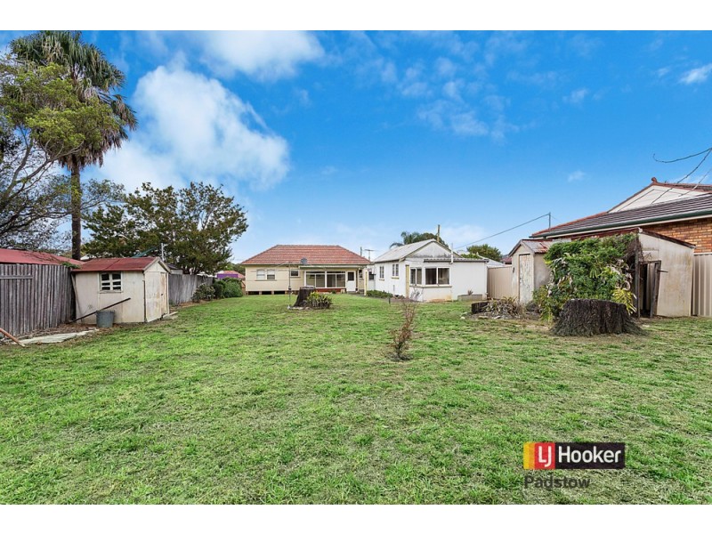 4 Gwandalan Road, Padstow NSW 2211