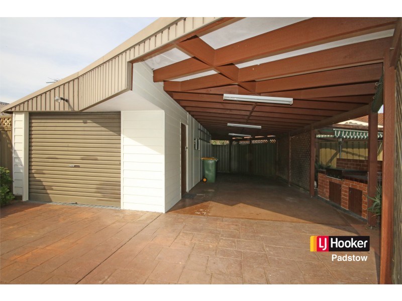 1 Clyfford Place, Picnic Point NSW 2213