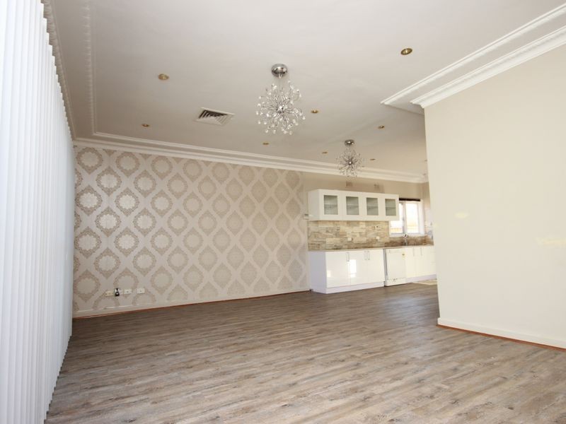 21 Thomas Street, Picnic Point NSW 2213