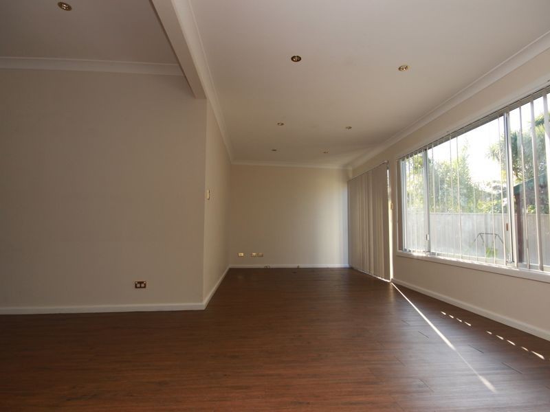 21 Thomas Street, Picnic Point NSW 2213