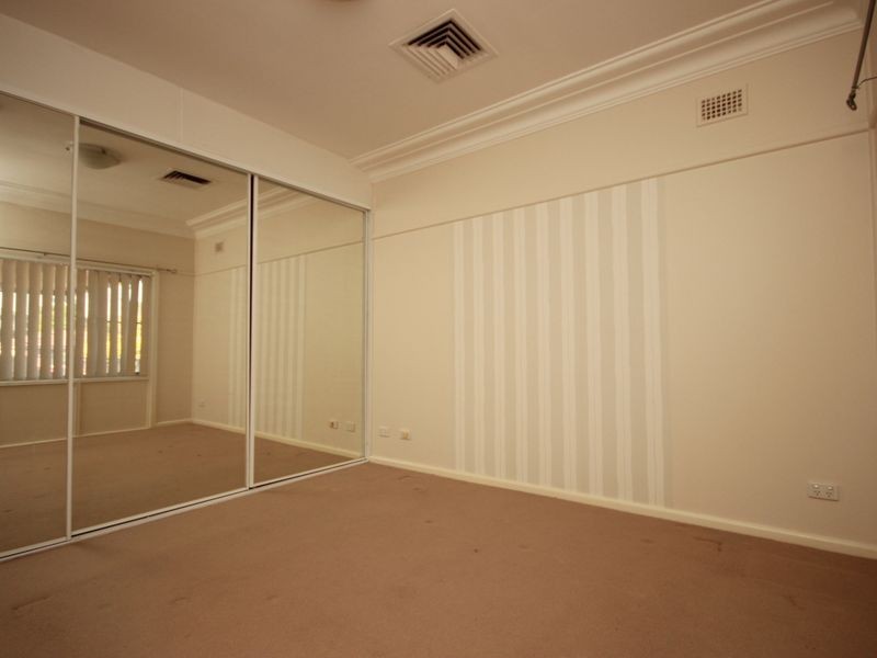 21 Thomas Street, Picnic Point NSW 2213