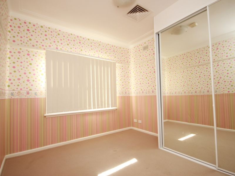 21 Thomas Street, Picnic Point NSW 2213
