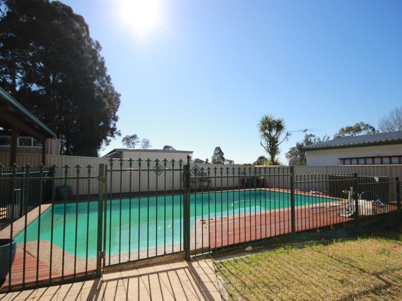 21 Thomas Street, Picnic Point NSW 2213