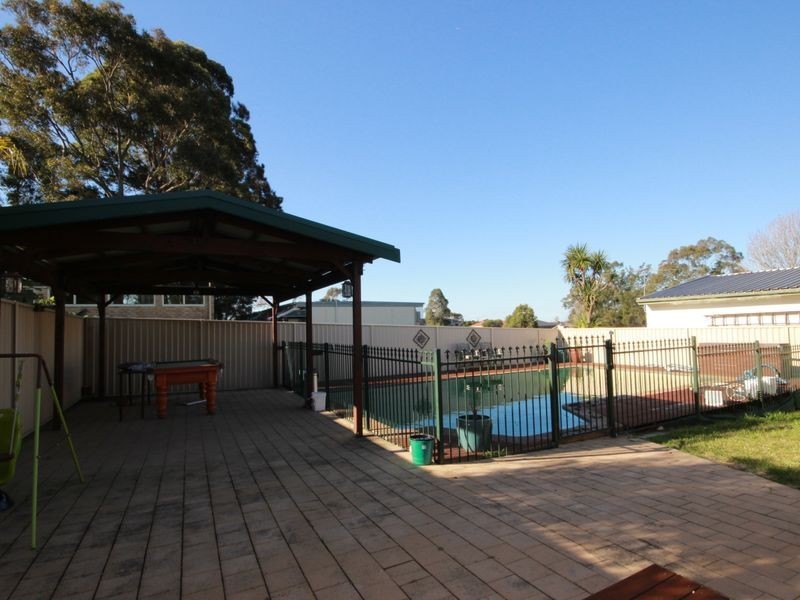 21 Thomas Street, Picnic Point NSW 2213