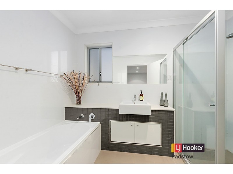 1/32 Eddie Avenue, Panania NSW 2213