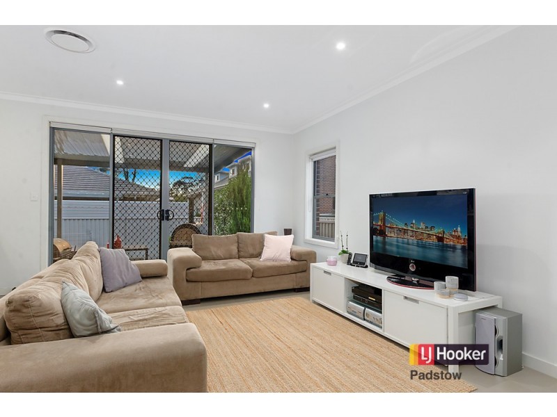 1/32 Eddie Avenue, Panania NSW 2213