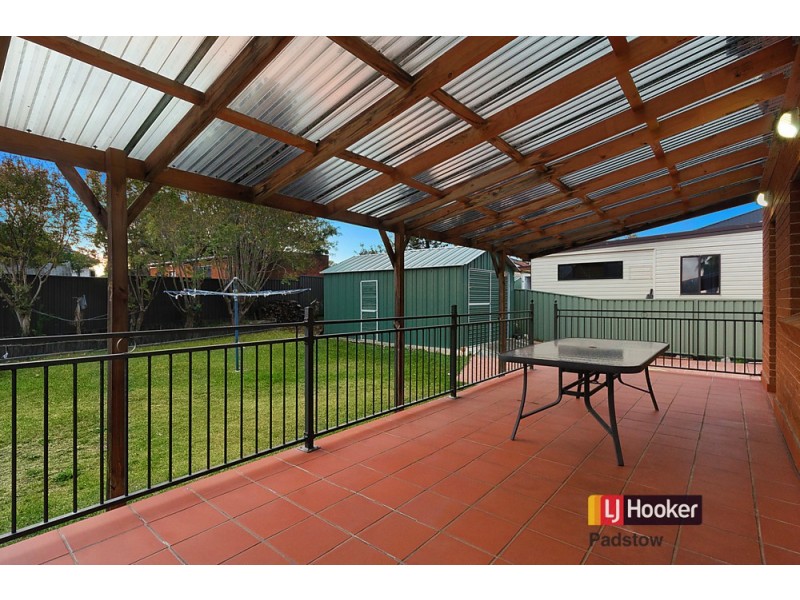 16 Barkl Avenue, Padstow NSW 2211