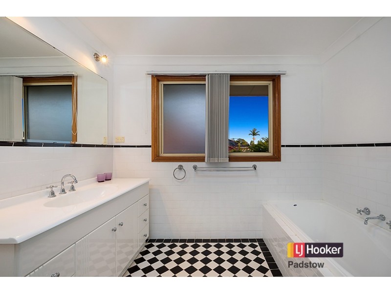 128 Faraday Road, Padstow NSW 2211