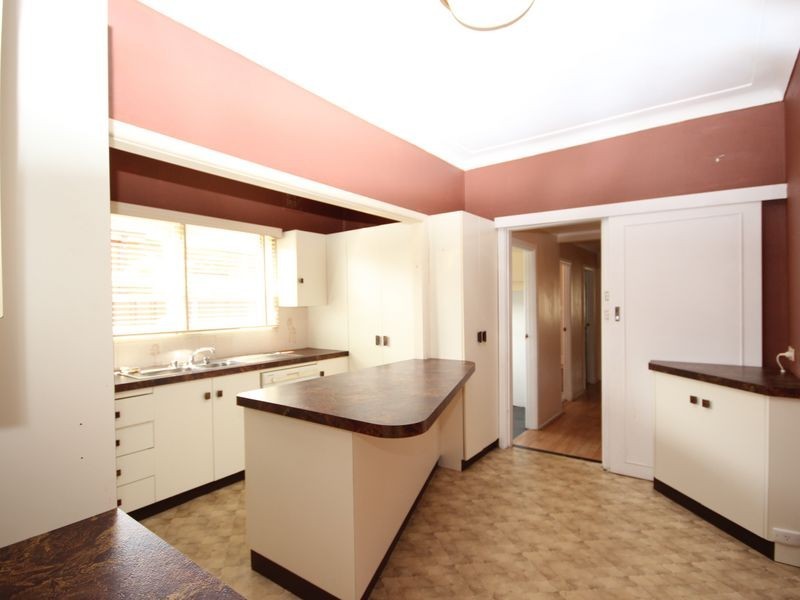 35 Burns Road, Picnic Point NSW 2213