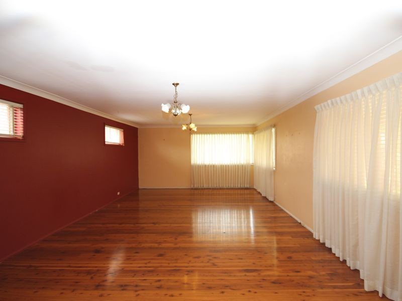 35 Burns Road, Picnic Point NSW 2213