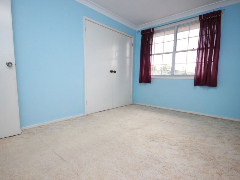 11 McKevitte Avenue, East Hills NSW 2213