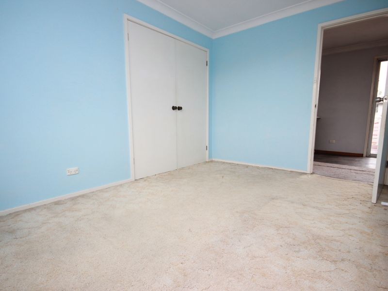 11 McKevitte Avenue, East Hills NSW 2213