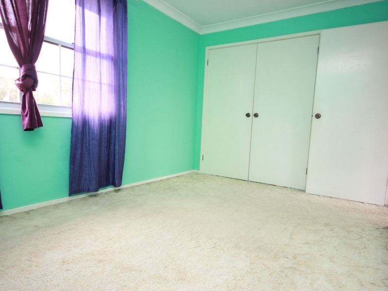 11 McKevitte Avenue, East Hills NSW 2213