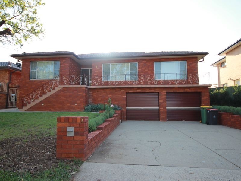 1 Narooma Close, Panania NSW 2213