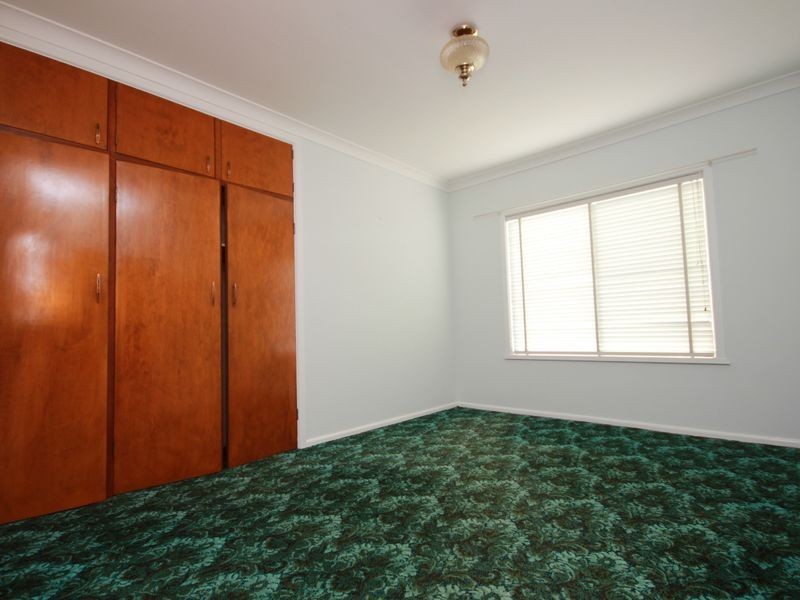 1 Narooma Close, Panania NSW 2213