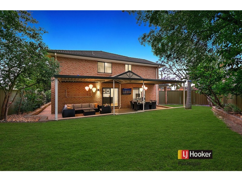 18 Leah Avenue, Picnic Point NSW 2213