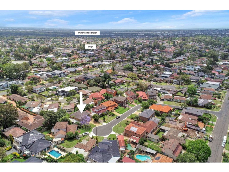 18 Leah Avenue, Picnic Point NSW 2213