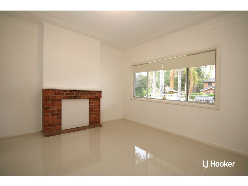 28 Monie Avenue, East Hills NSW 2213