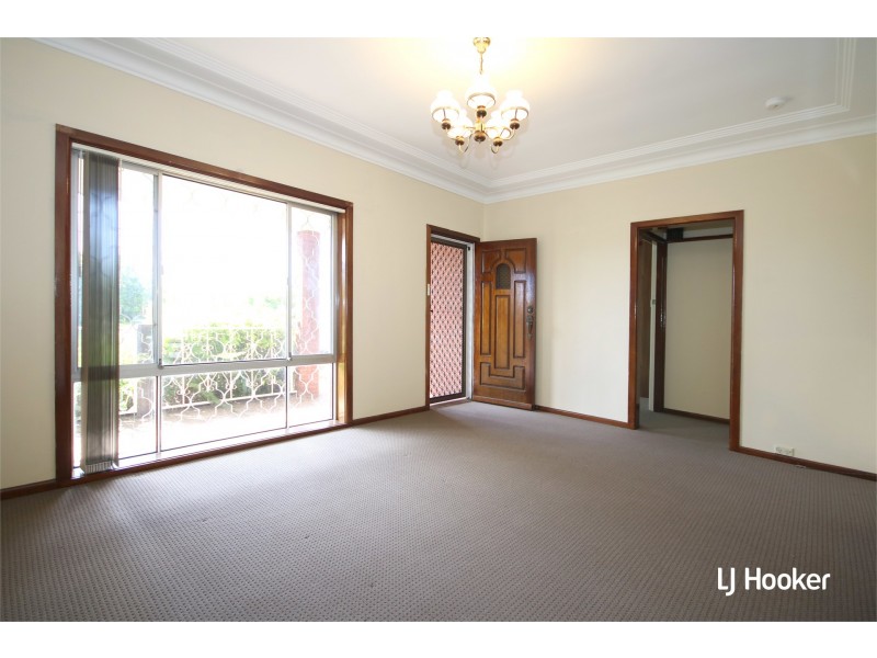 148 Davies Road, Padstow NSW 2211