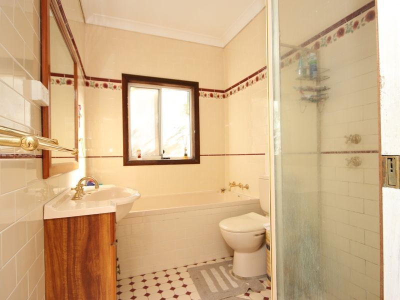 11 Robb Street, Revesby NSW 2212