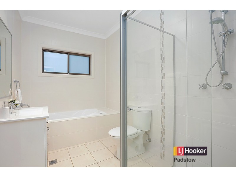 2/755 Henry Lawson Drive, Picnic Point NSW 2213