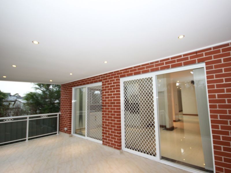 10 Homelea Avenue, Panania NSW 2213