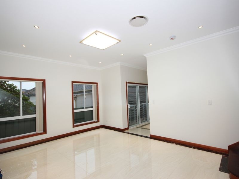 10 Homelea Avenue, Panania NSW 2213