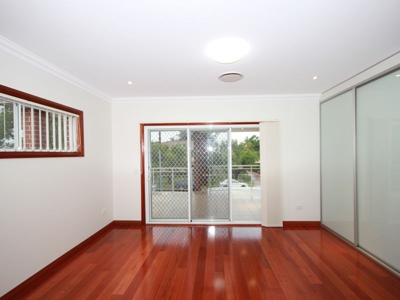 10 Homelea Avenue, Panania NSW 2213