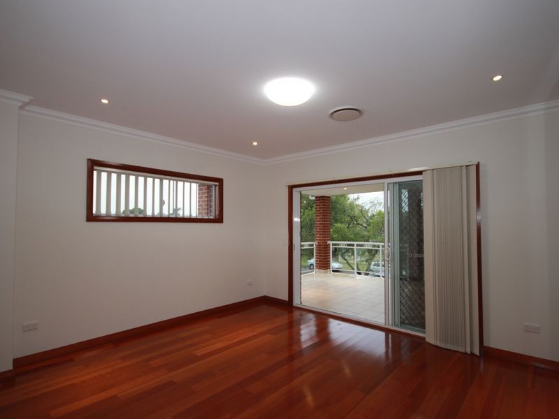 10 Homelea Avenue, Panania NSW 2213