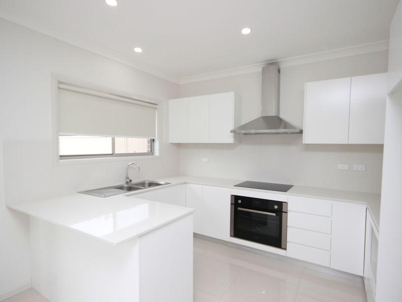 2/107-109 Kennedy Street, Picnic Point NSW 2213