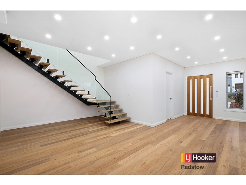 6a Ellesmere Street, Panania NSW 2213