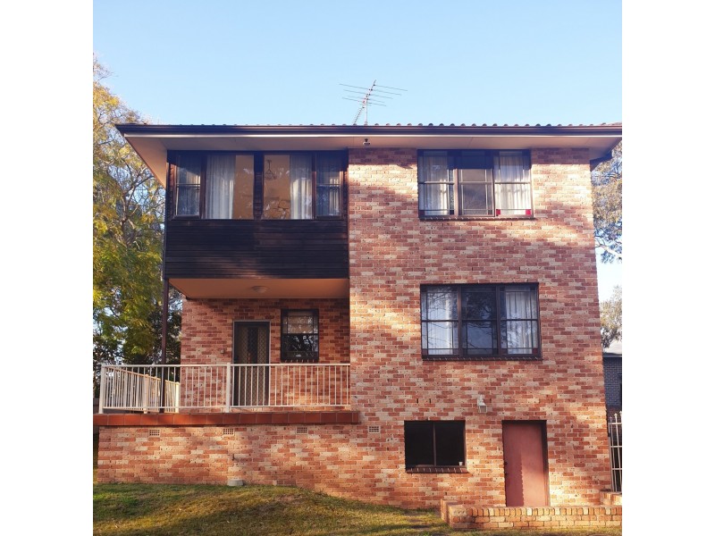 742A Henry Lawson Drive, Picnic Point NSW 2213