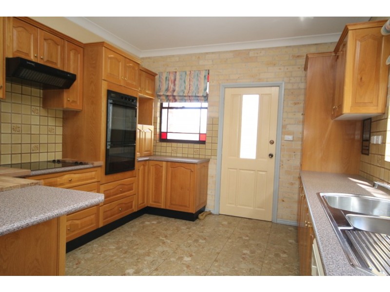 742A Henry Lawson Drive, Picnic Point NSW 2213