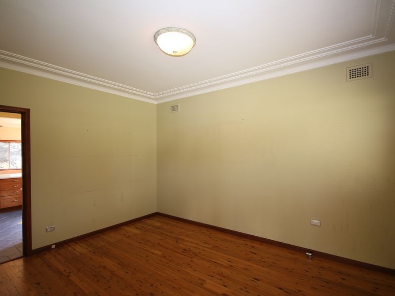 7 Wall Avenue, Panania NSW 2213