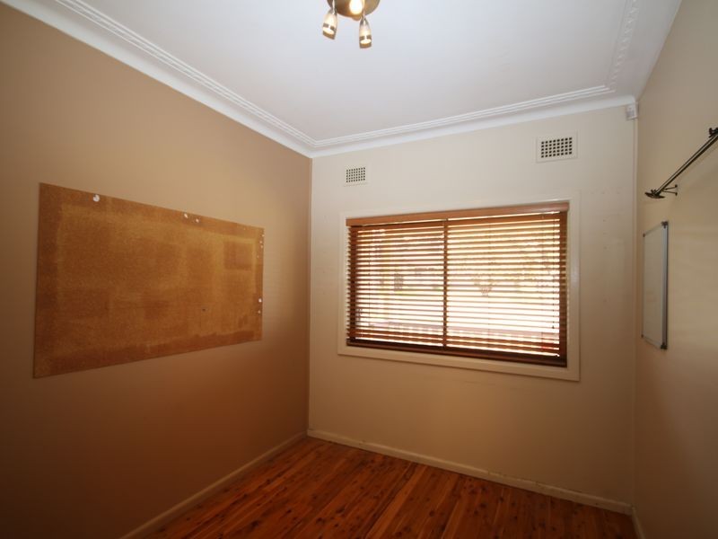 7 Wall Avenue, Panania NSW 2213