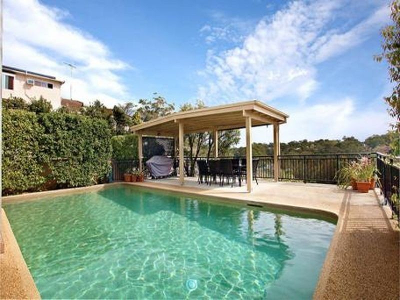 802 Henry Lawson Drive, Picnic Point NSW 2213