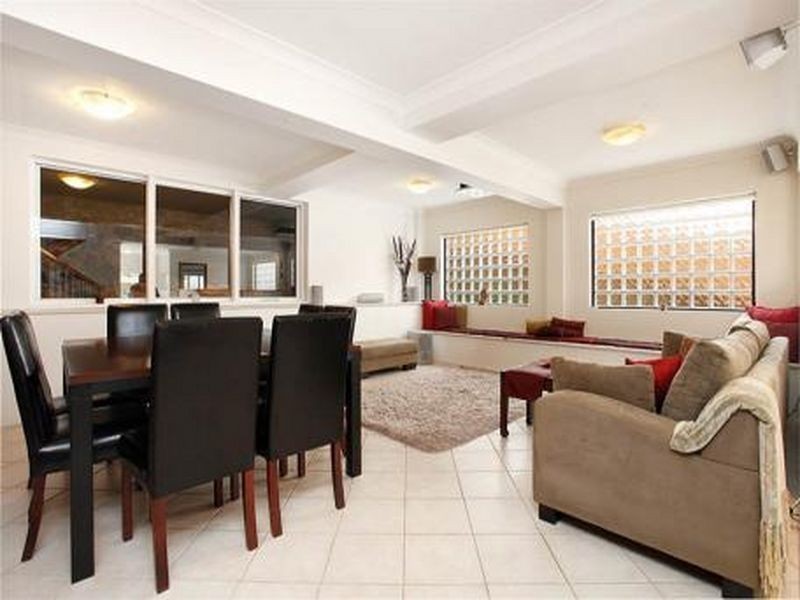 802 Henry Lawson Drive, Picnic Point NSW 2213