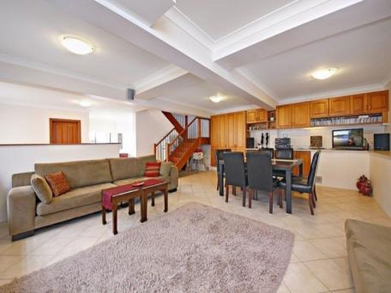 802 Henry Lawson Drive, Picnic Point NSW 2213