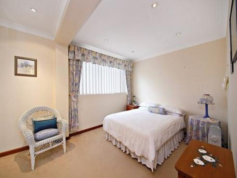 802 Henry Lawson Drive, Picnic Point NSW 2213