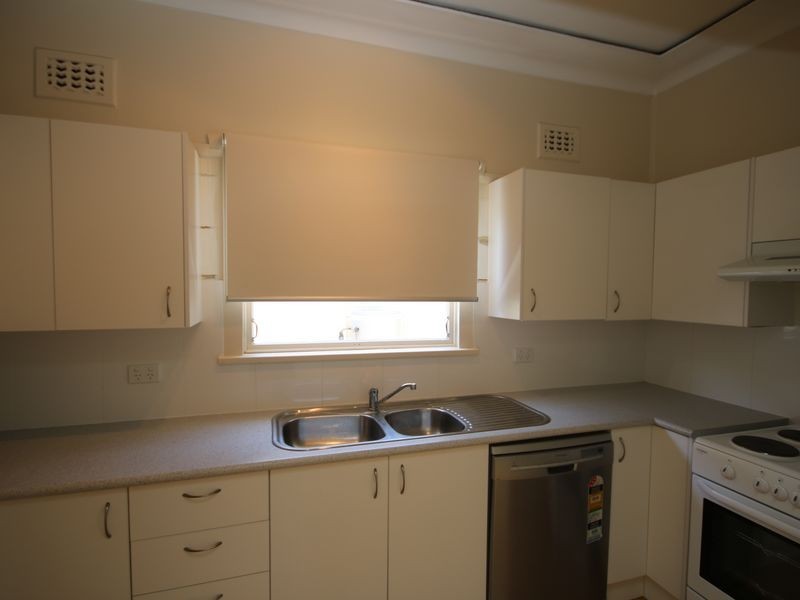 65 Kelvin Parade, Picnic Point NSW 2213