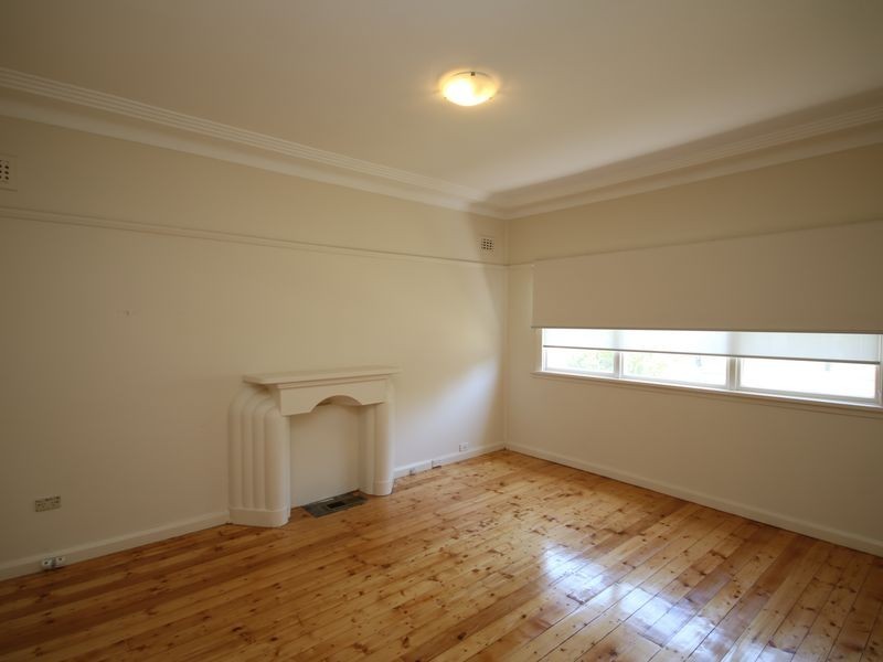 65 Kelvin Parade, Picnic Point NSW 2213