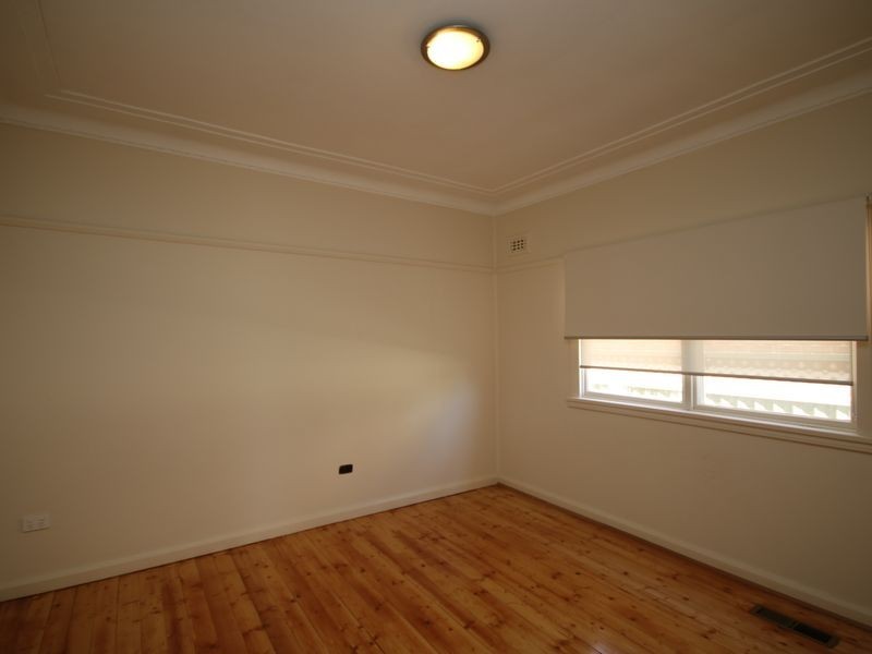 65 Kelvin Parade, Picnic Point NSW 2213