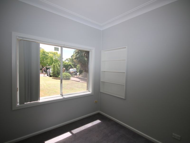 10 Phyllis Avenue, Picnic Point NSW 2213