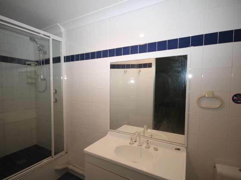 10 Phyllis Avenue, Picnic Point NSW 2213