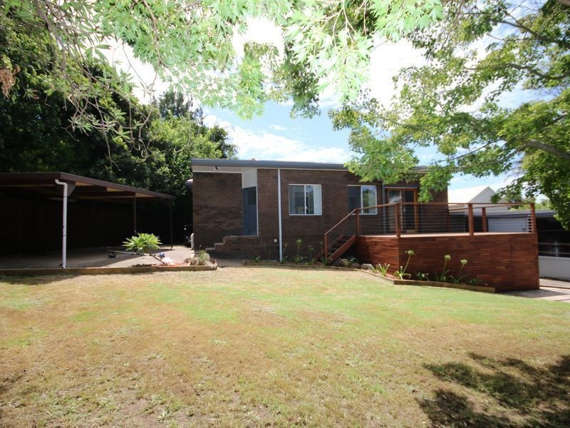 10 Phyllis Avenue, Picnic Point NSW 2213
