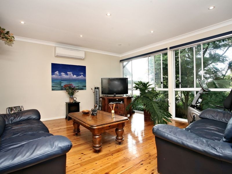 91 Burns Road, Picnic Point NSW 2213