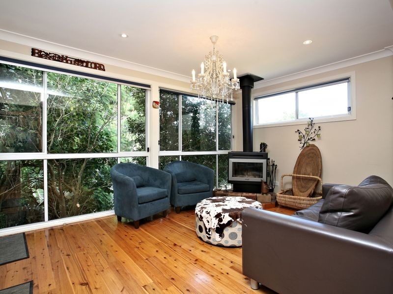 91 Burns Road, Picnic Point NSW 2213